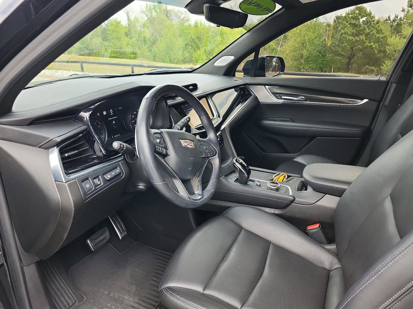 Used 2022 Cadillac XT6 Sport w/ Technology Package image 16