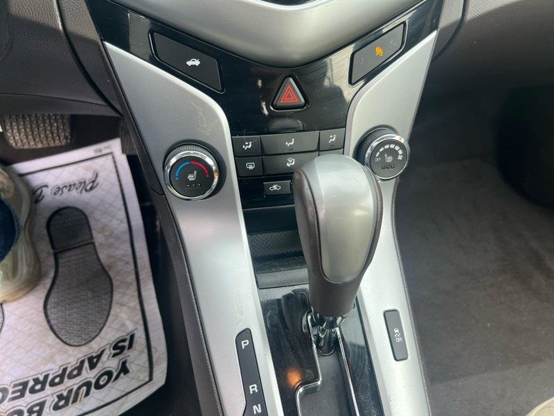 Used 2016 Chevrolet Cruze LT image 17
