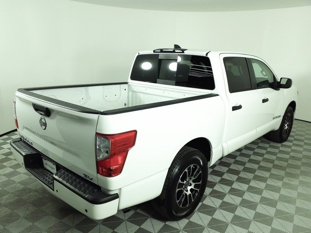 Used 2023 Nissan Titan SV image 10