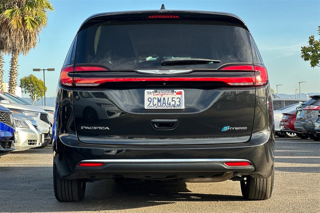 Used 2022 Chrysler Pacifica Touring-L image 5