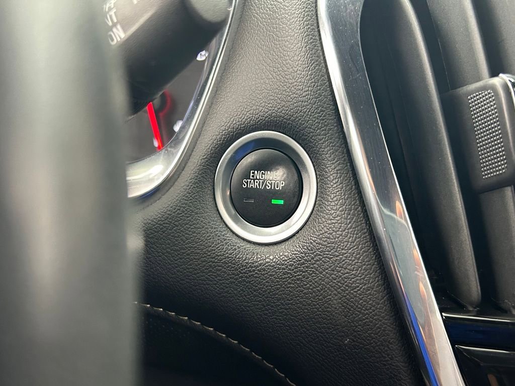 Used 2023 Chevrolet Traverse Premier w/ Redline Edition image 35