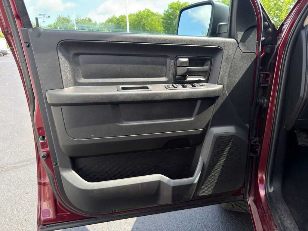 Used 2017 RAM 1500 ST w/ SXT Appearance Group AWD/4WD image 17