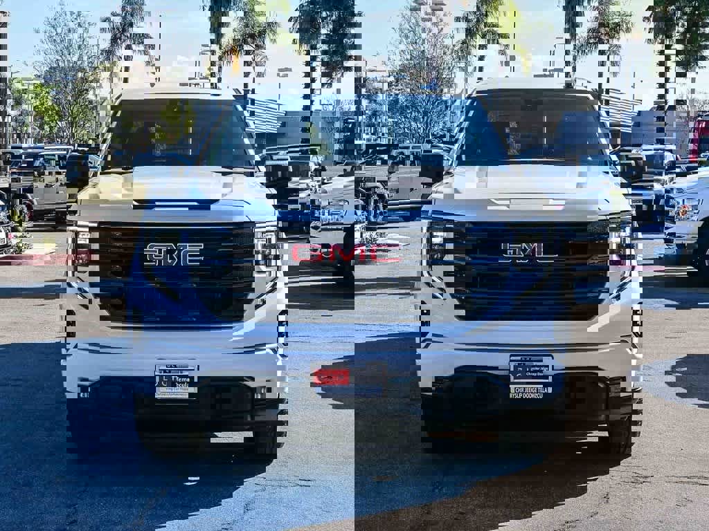 Used 2022 GMC Sierra 1500 Elevation image 2