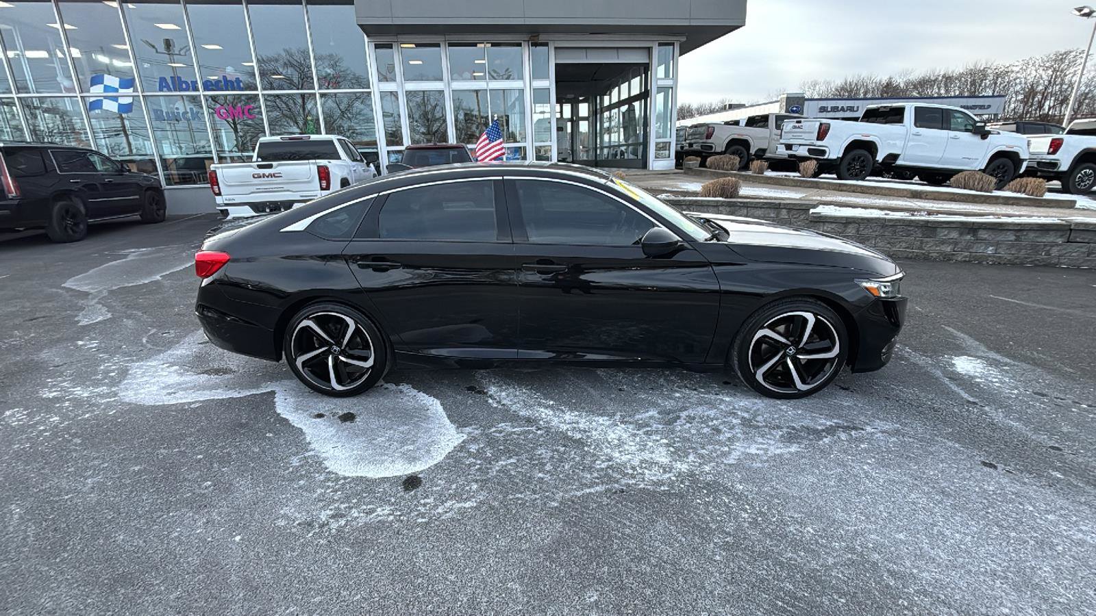 Used 2018 Honda Accord Sport image 8