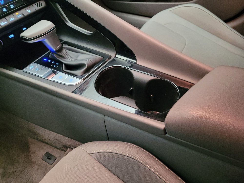 Used 2025 Hyundai Elantra SEL image 26