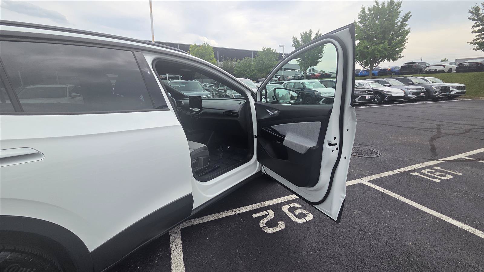Certified 2023 Volkswagen ID.4 Pro AWD/4WD image 27