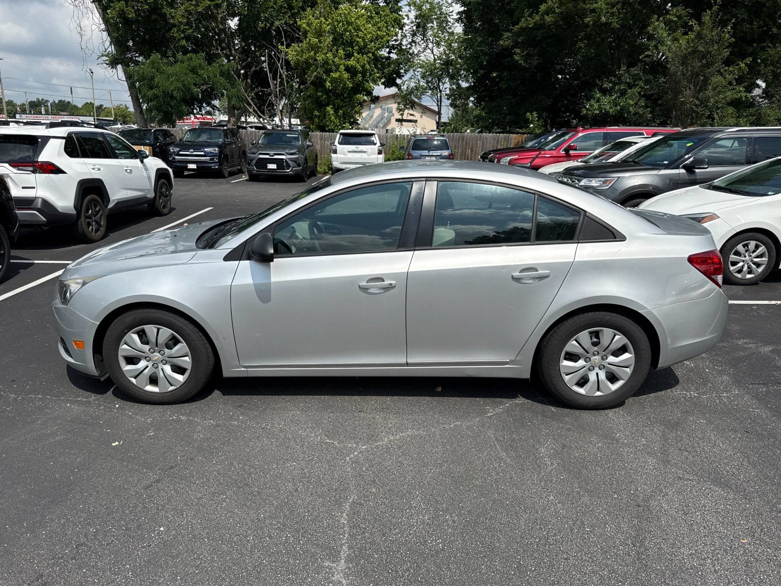 Used 2013 Chevrolet Cruze LS FWD image 3