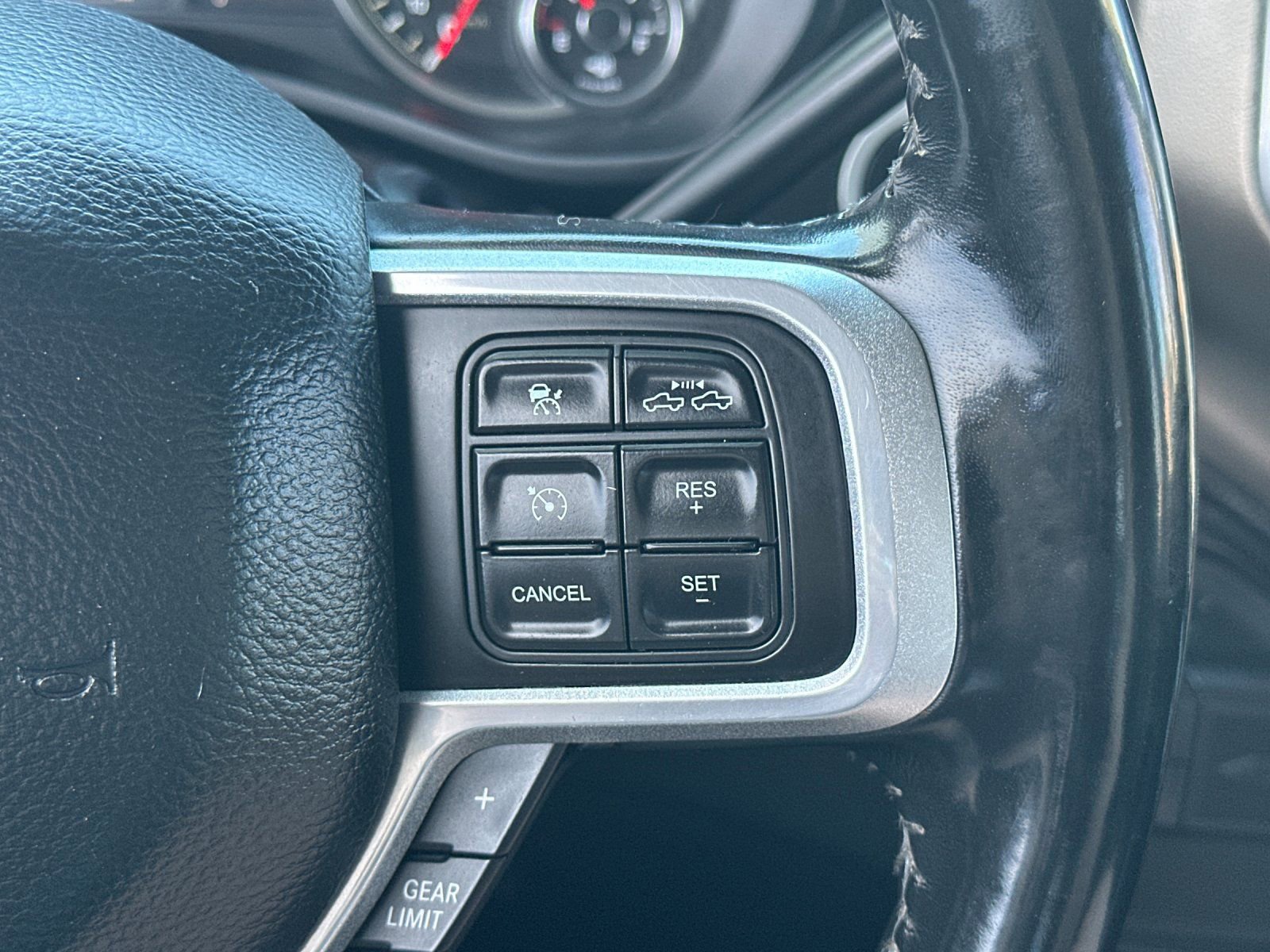 Used 2020 RAM 3500 Laramie AWD/4WD image 28