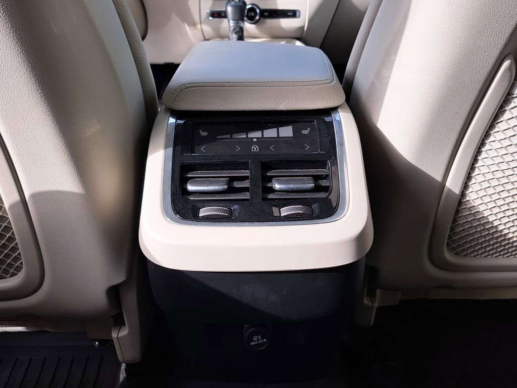 Used 2020 Volvo XC60 T5 Inscription w/ Protection Package image 27