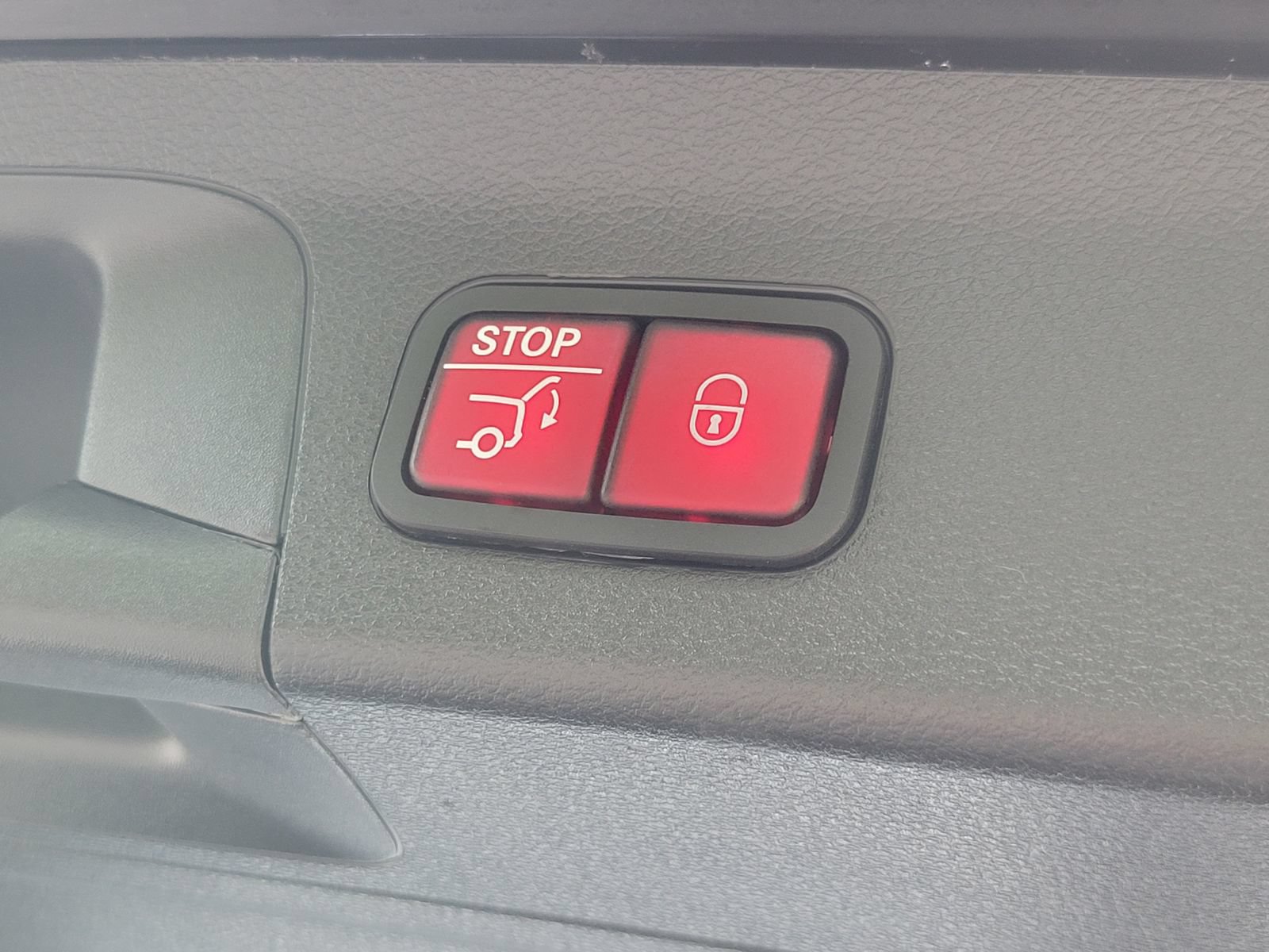 Used 2024 Mercedes-Benz GLS 450 4MATIC image 34