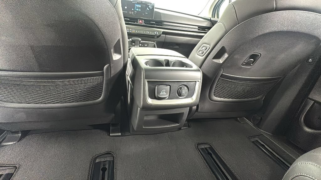 New 2026 Kia Carnival SX w/ SX Dark Edition Package FWD image 41
