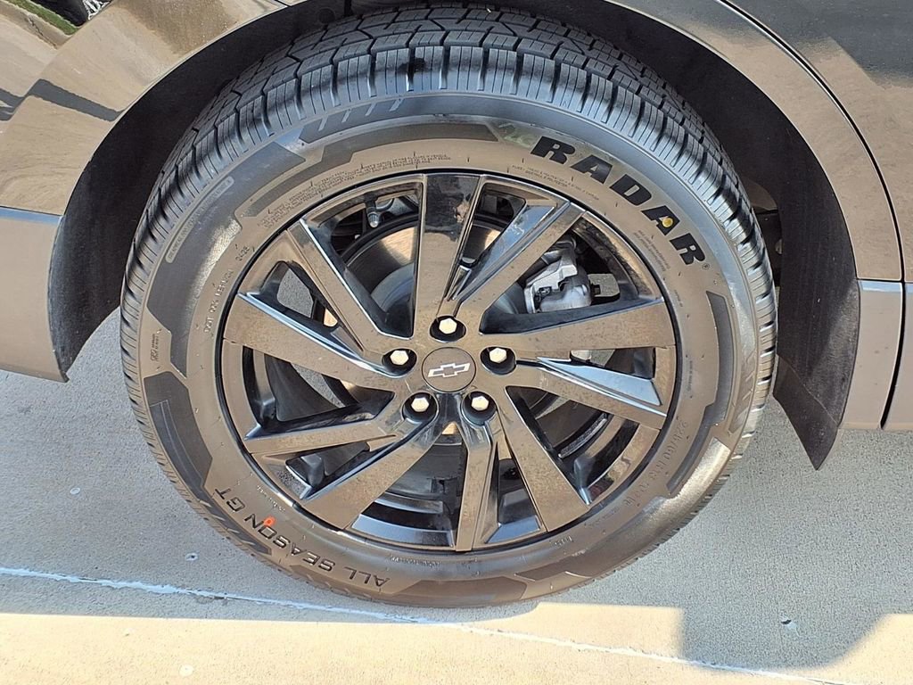 Used 2024 Chevrolet Equinox LS w/ Midnight Edition image 9