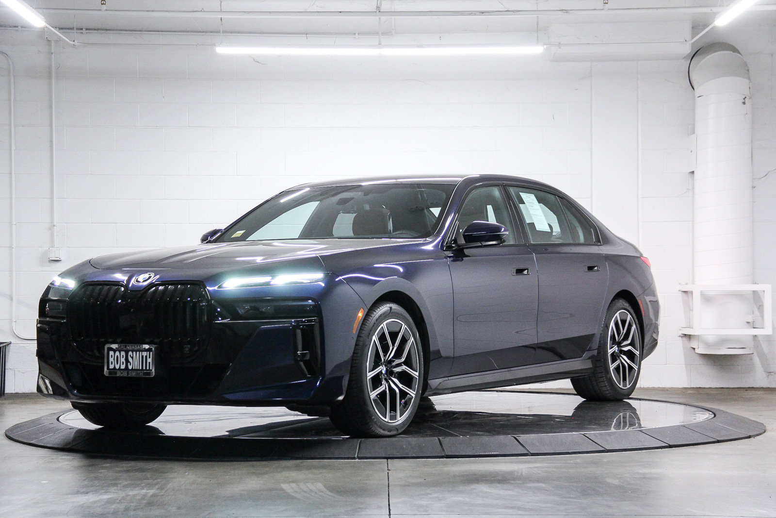 Certified 2023 BMW 740i RWD image 3