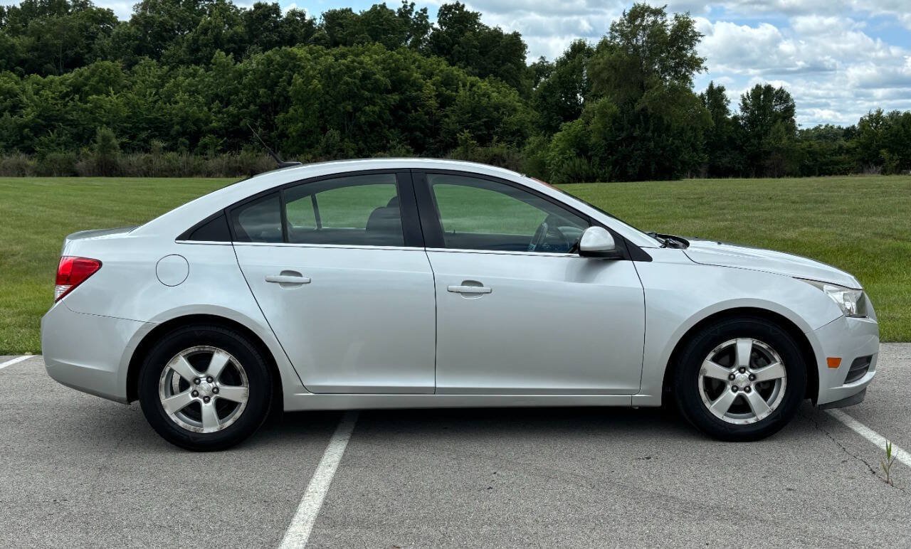 Used 2014 Chevrolet Cruze LT FWD image 2