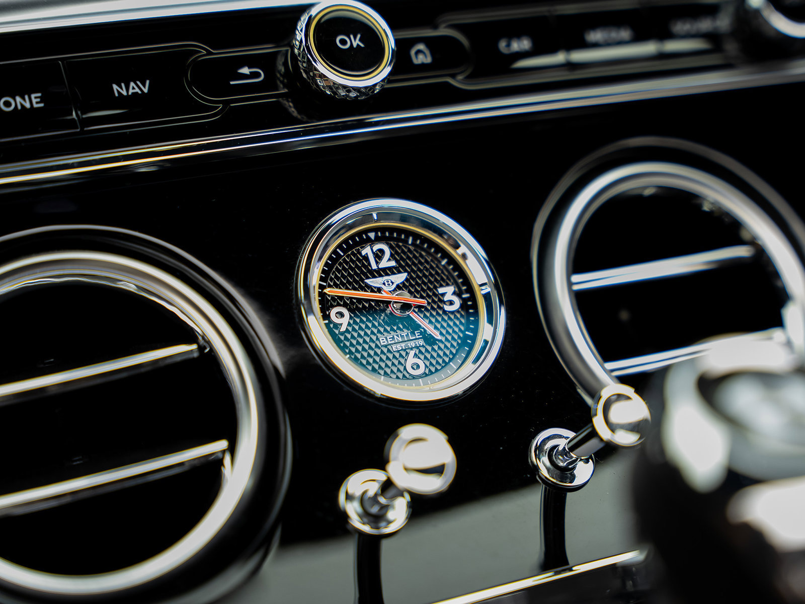 Used 2021 Bentley Continental GT AWD/4WD image 47