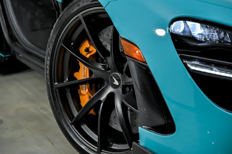 Used 2022 McLaren 720S Performance RWD image 4