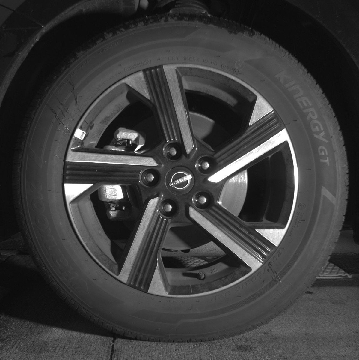 Used 2025 Nissan Sentra SV FWD image 12