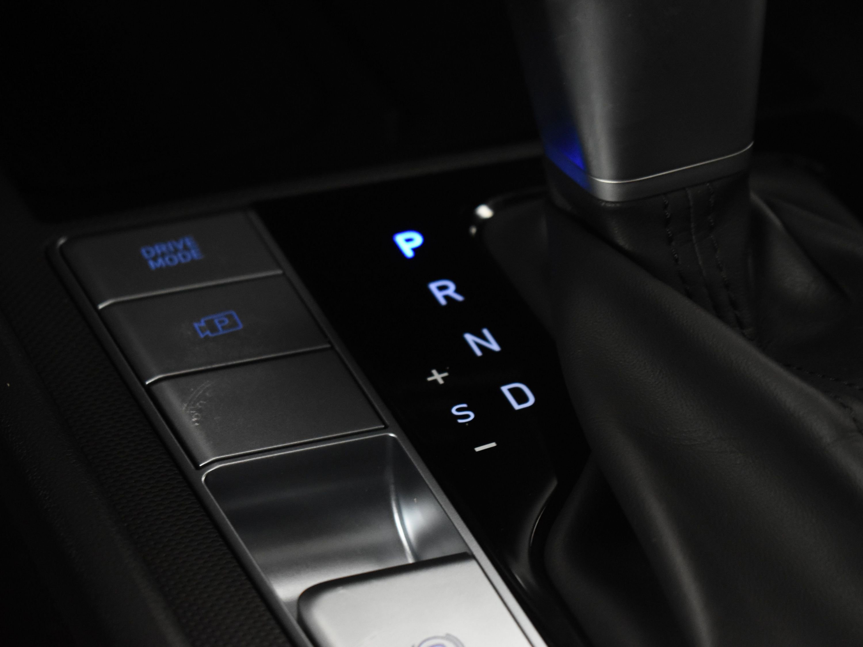 Used 2025 Hyundai Elantra SEL image 49