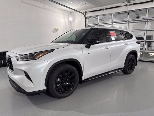 New 2026 Toyota Highlander Limited AWD/4WD image 3