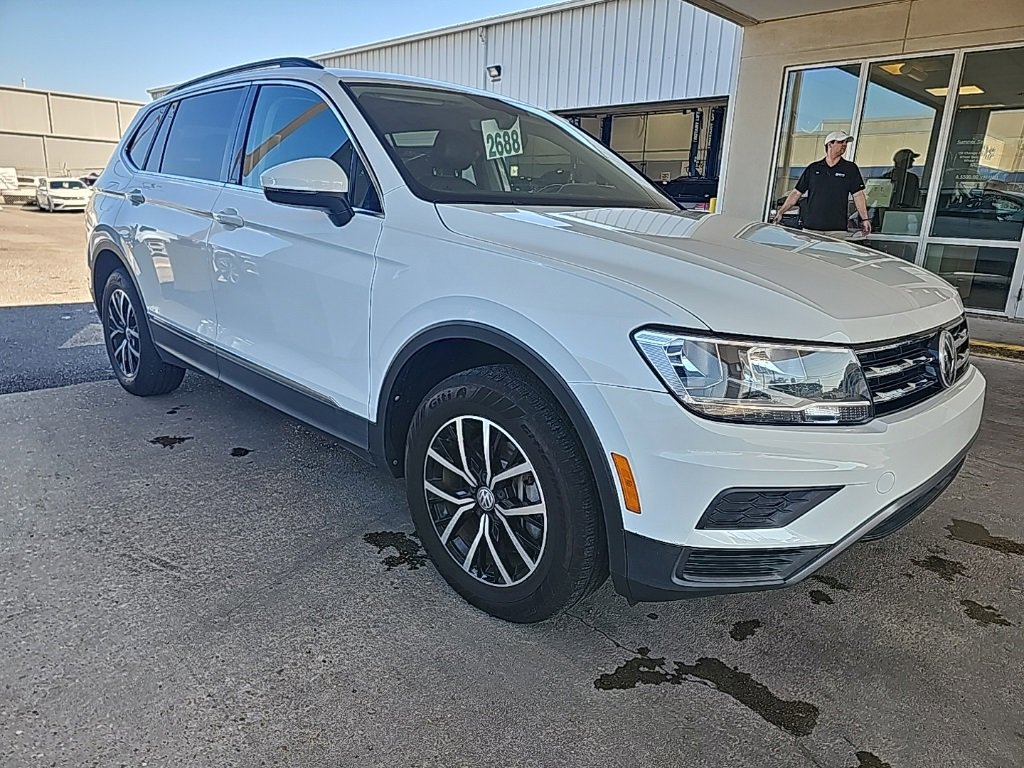 Used 2021 Volkswagen Tiguan SE w/ Panoramic Sunroof Package
