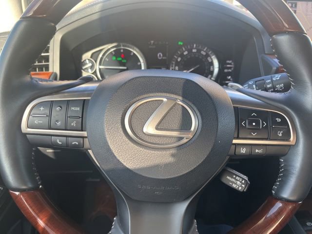 Used 2016 Lexus LX 570 4WD w/ Luxury Package image 16