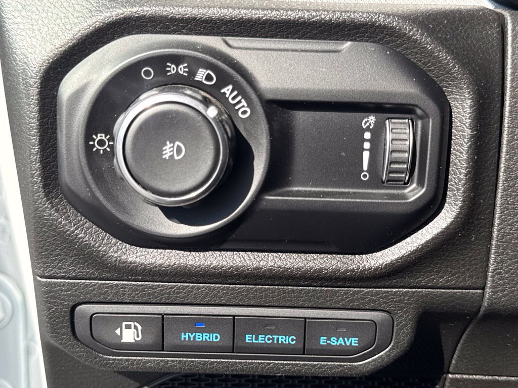Used 2024 Jeep Wrangler Unlimited w/ Convenience Group AWD/4WD image 25