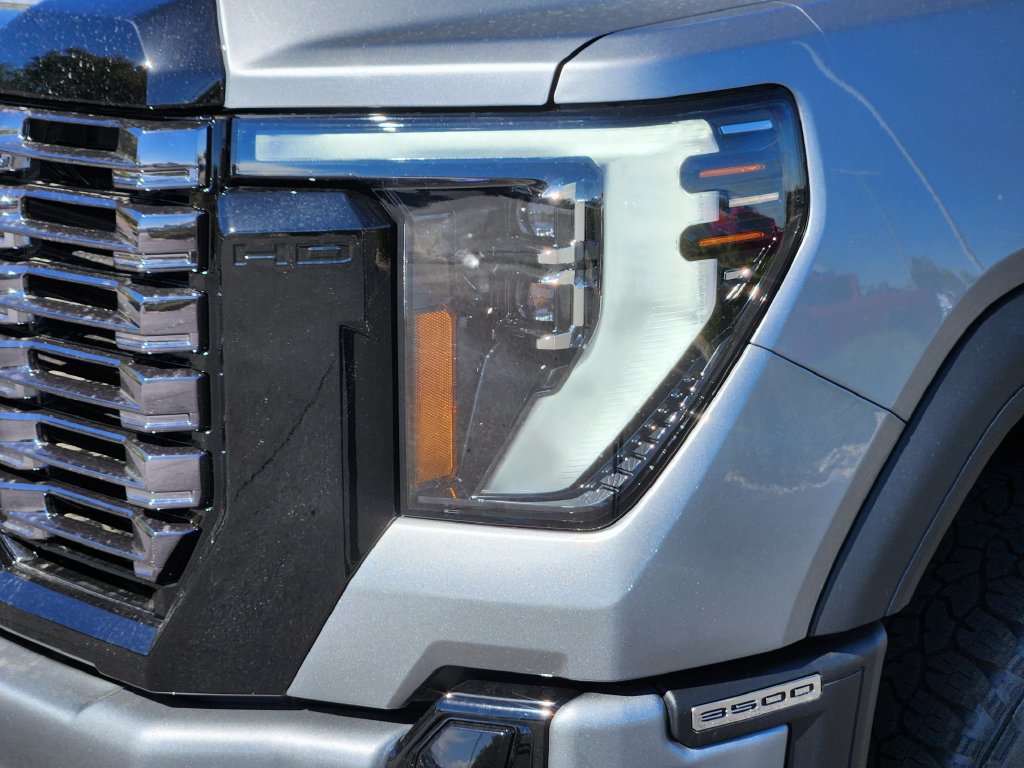 New 2026 GMC Sierra 3500 Denali Ultimate w/ LPO, Black Badging Package AWD/4WD image 6