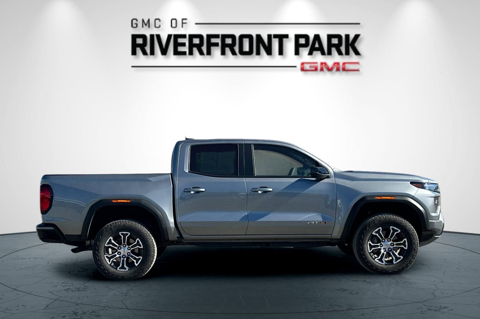 Used 2023 GMC Canyon AT4 w/ AT4 Premium Package AWD/4WD image 2