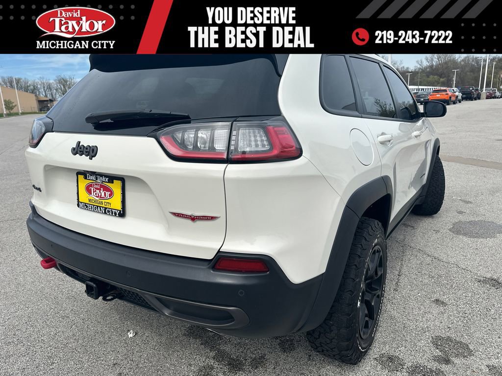 Used 2019 Jeep Cherokee Trailhawk image 3