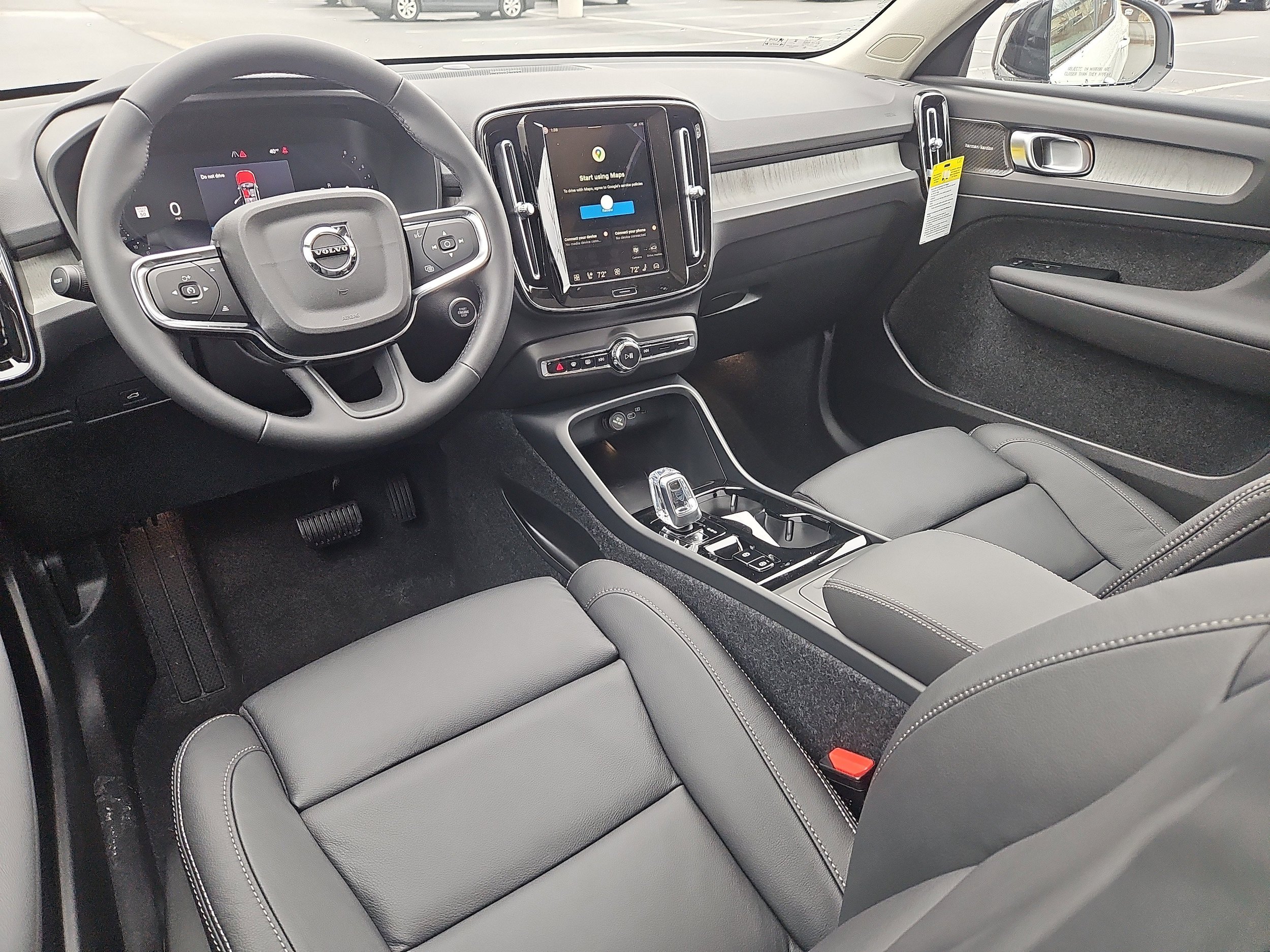 New 2026 Volvo XC40 B5 Ultra w/ Protection Package Premier AWD/4WD image 3