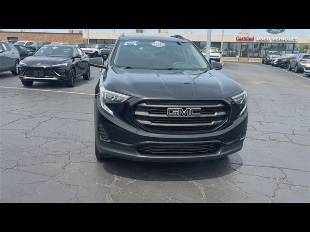 Used 2019 GMC Terrain SLE w/ Driver Convenience Package AWD/4WD image 3