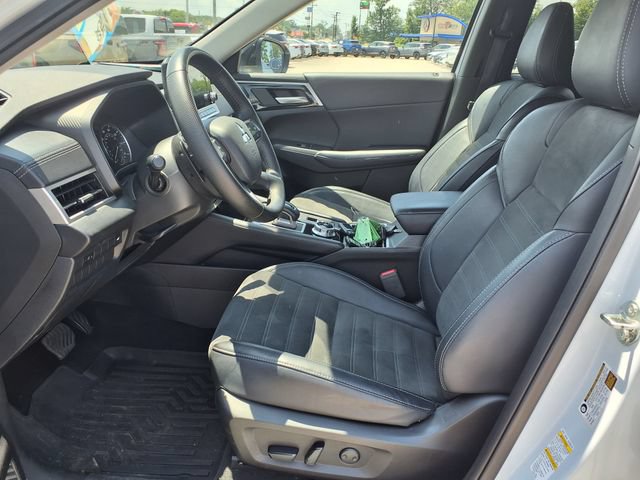 Used 2024 Mitsubishi Outlander SE FWD image 3