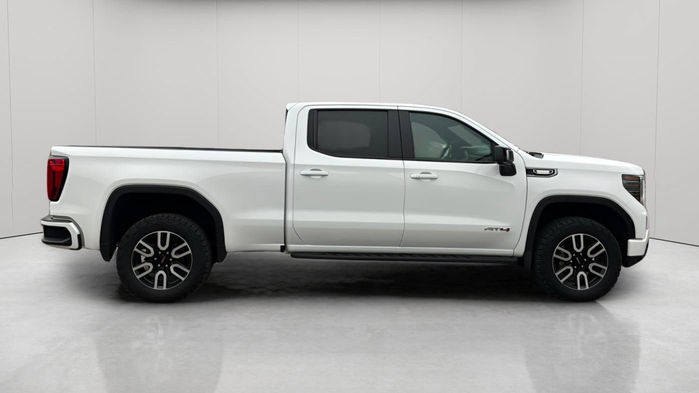 Used 2025 GMC Sierra 1500 AT4 AWD/4WD image 3