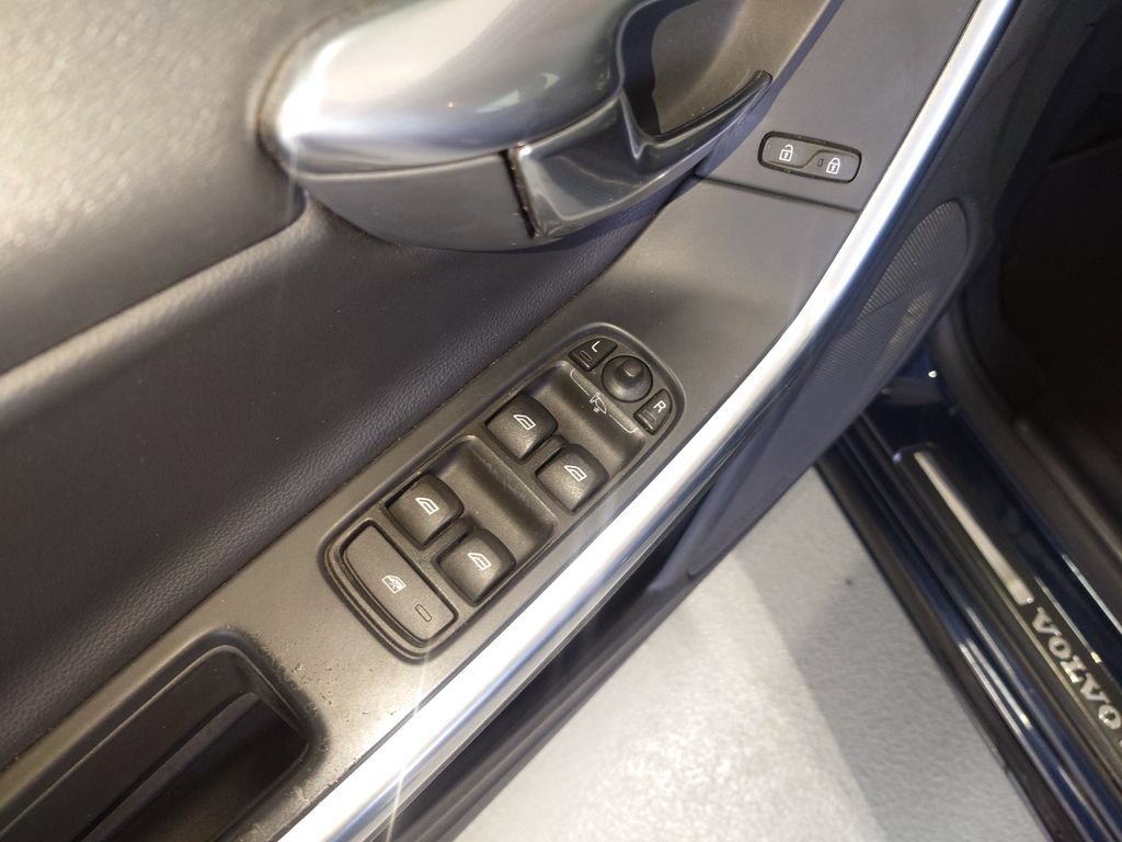 Used 2015 Volvo S60 T5 Premier w/ Convenience Package AWD/4WD image 11