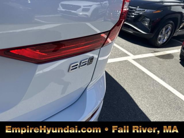 Used 2023 Volvo XC60 B5 Plus image 6