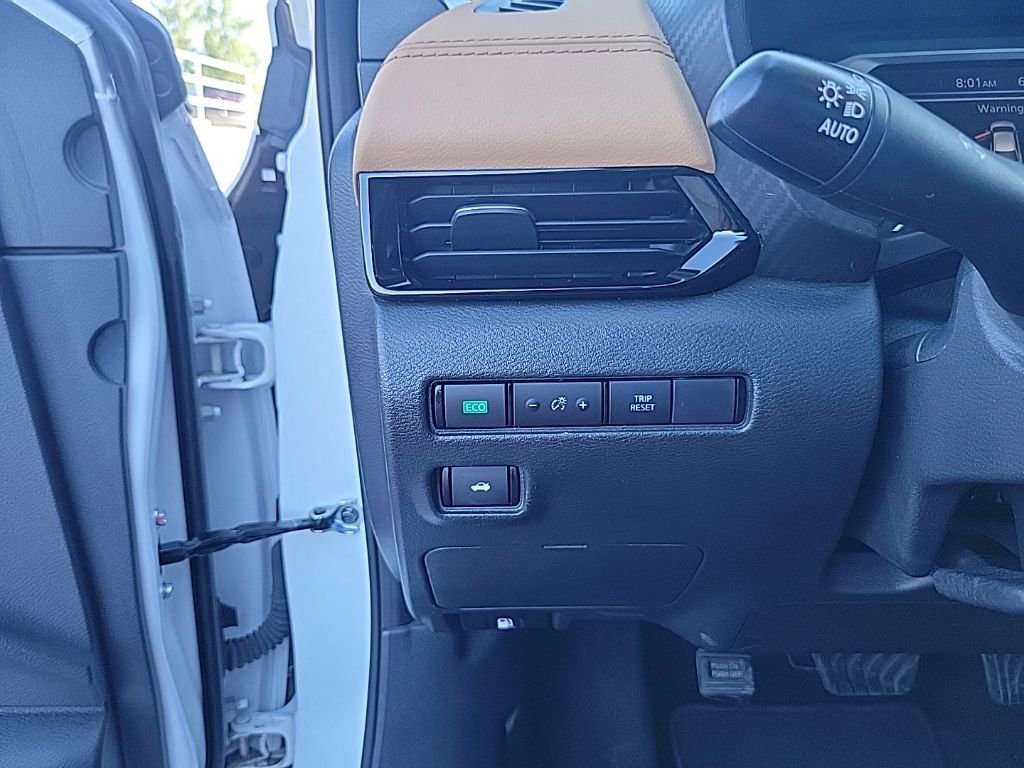 Used 2023 Nissan Sentra SV w/ SV Premium Package FWD image 21