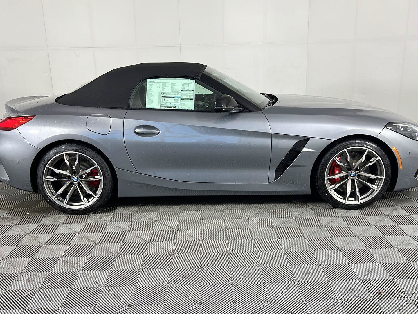 New 2026 BMW Z4 M40i w/ Premium Package RWD image 2