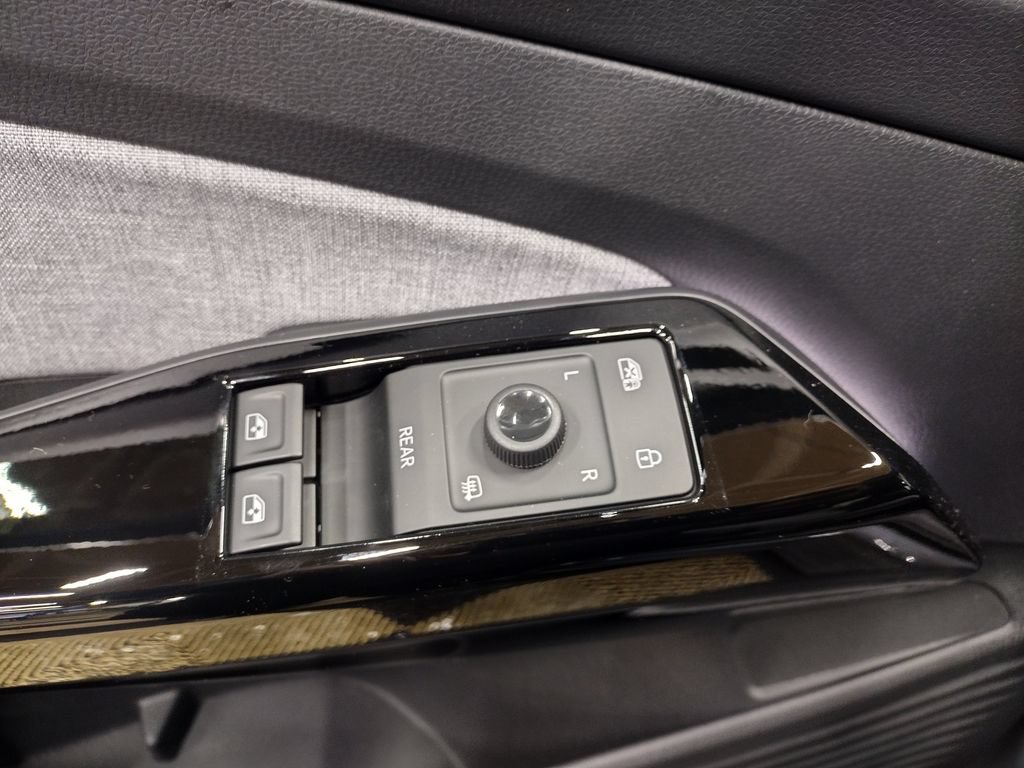 New 2026 Volkswagen ID.4 Pro AWD/4WD image 18