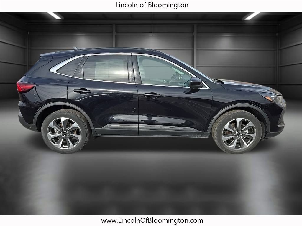 Used 2024 Ford Escape Platinum image 8