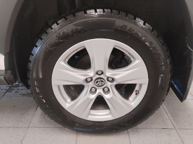 Used 2019 Toyota RAV4 XLE image 11