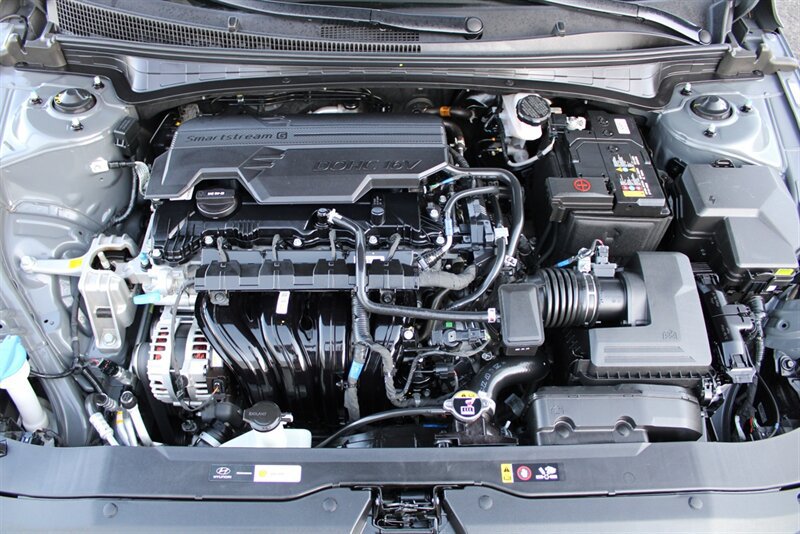 Used 2025 Hyundai Elantra Sport FWD image 14
