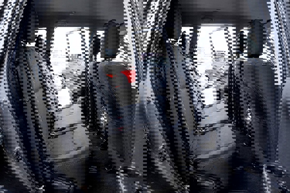 Used 2019 Nissan Pathfinder SV image 16