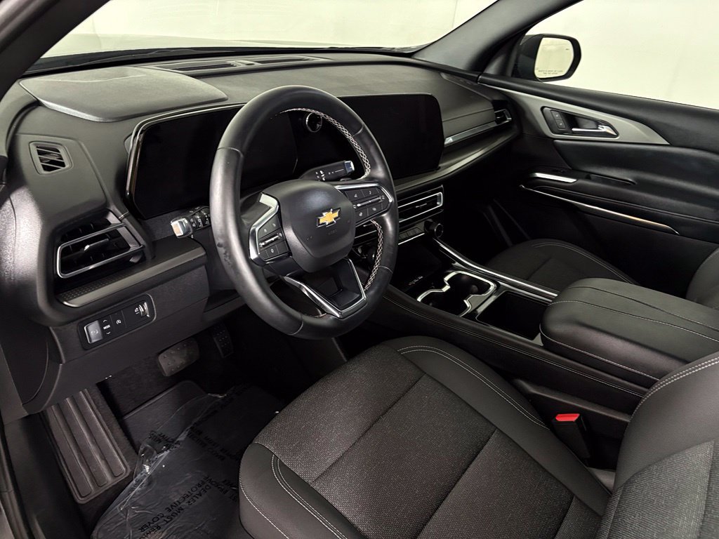 Used 2026 Chevrolet Traverse LT FWD image 17