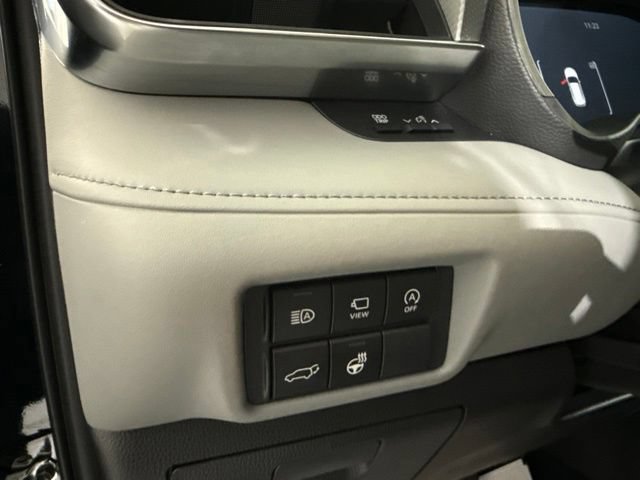 Used 2025 Toyota Highlander Platinum AWD/4WD image 22