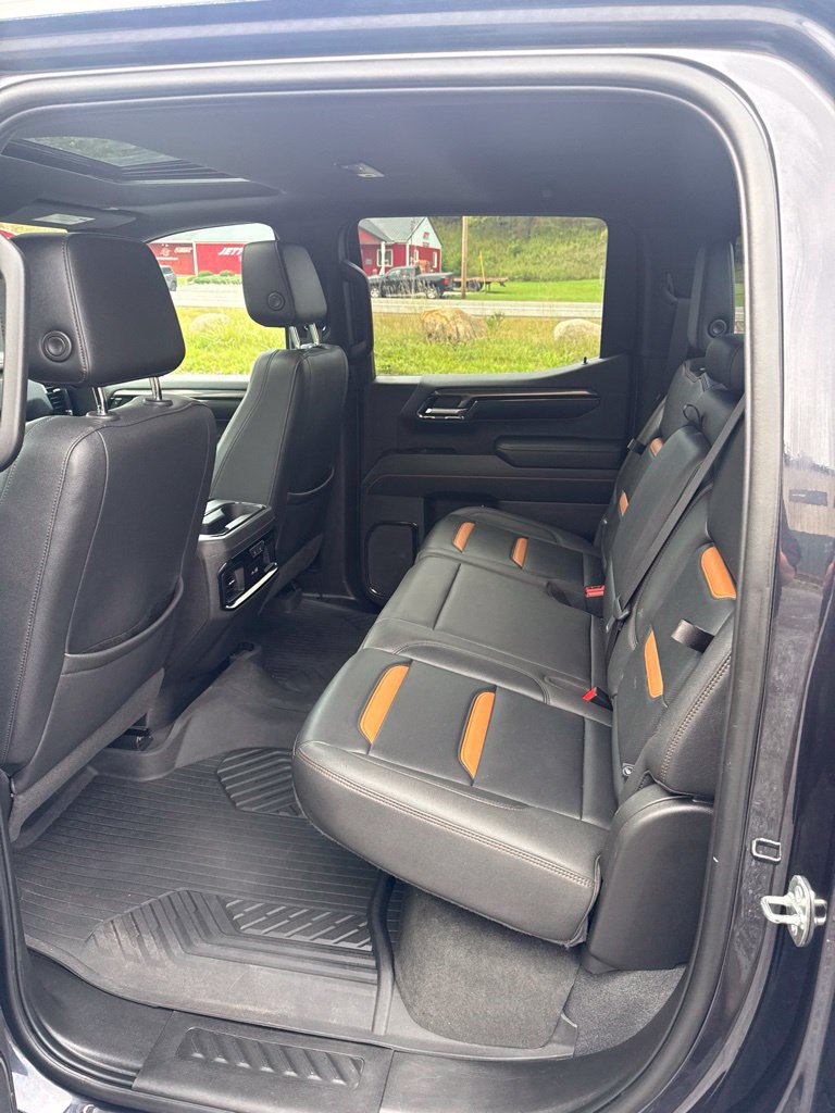 Certified 2023 GMC Sierra 1500 AT4 w/ Technology Package AWD/4WD image 17