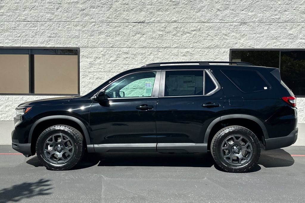 New 2025 Honda Pilot TrailSport image 7
