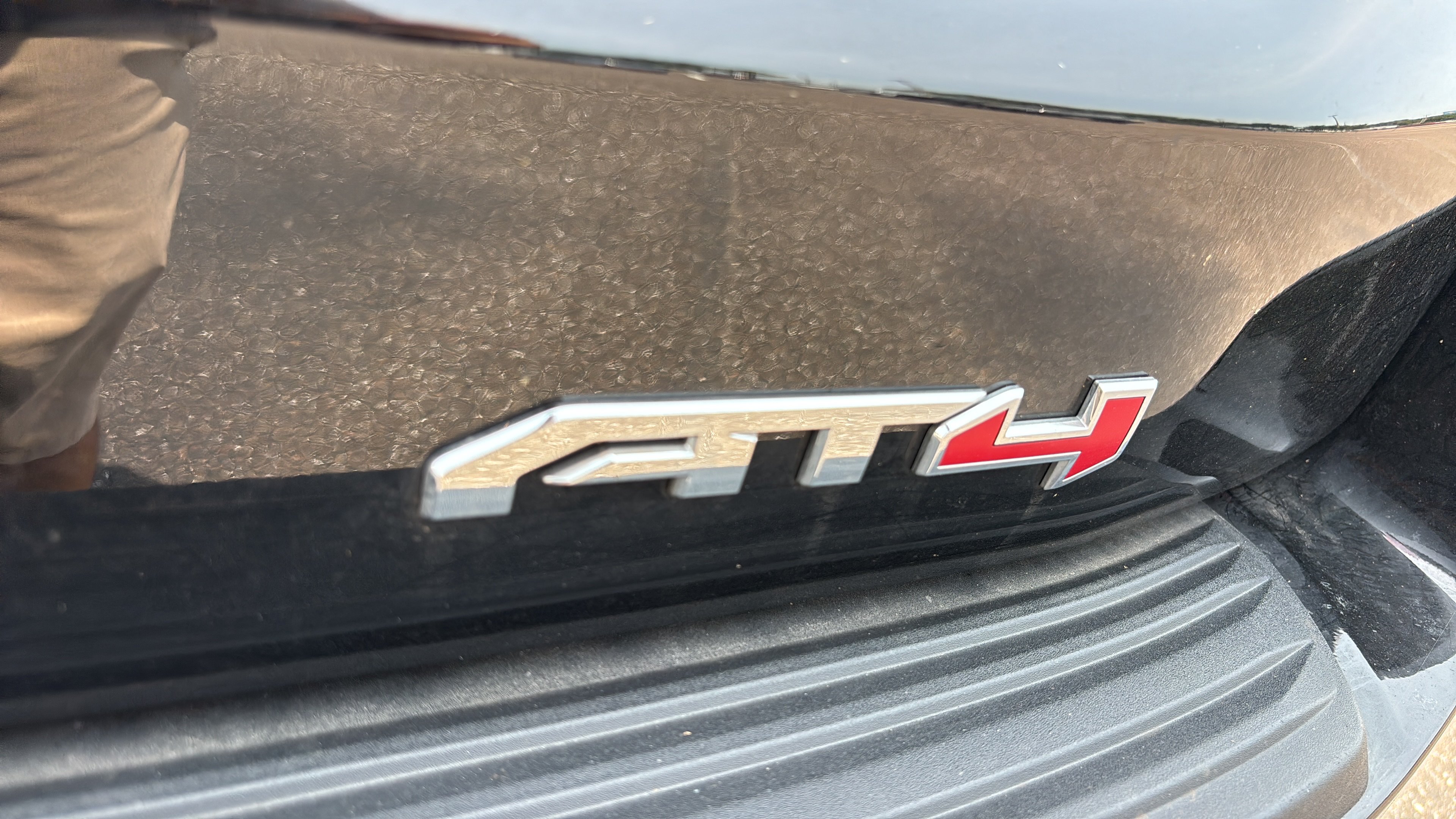 Used 2025 GMC Yukon XL AT4 AWD/4WD image 37