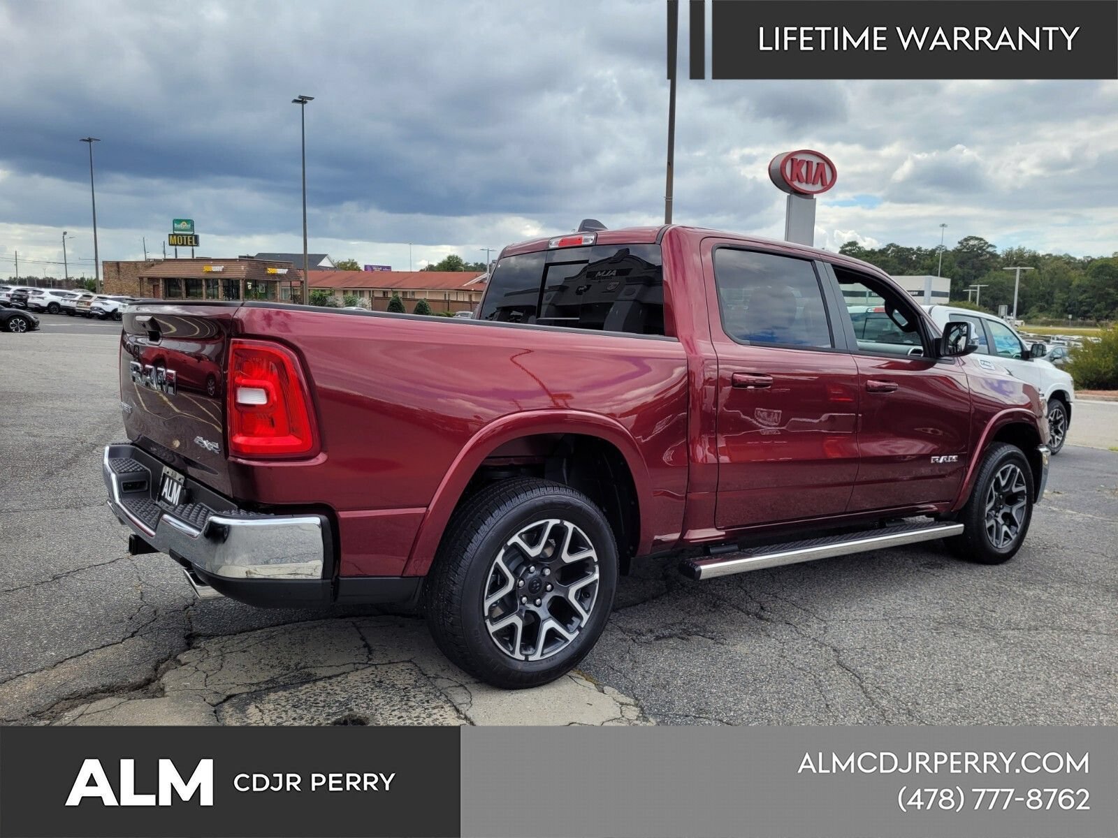 New 2026 RAM 1500 Laramie AWD/4WD image 14