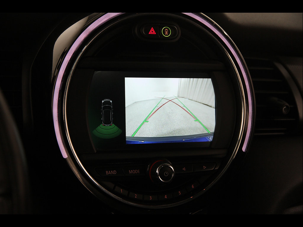 Used 2020 MINI Cooper 4-Door Hardtop FWD image 11