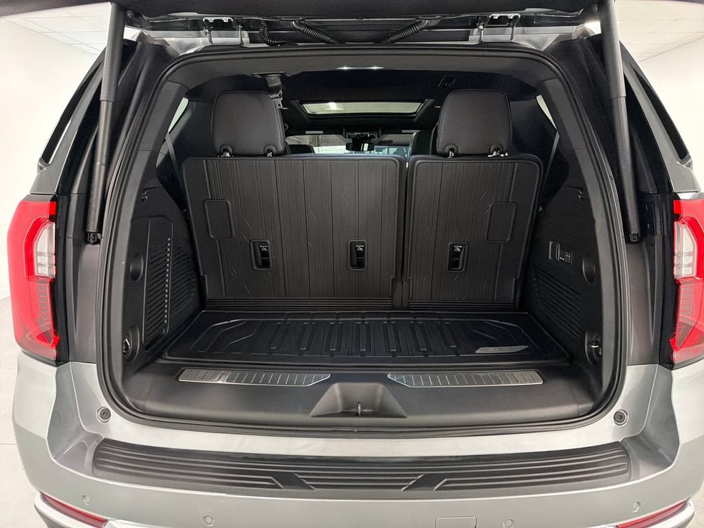 Used 2026 GMC Yukon Denali w/ Sun & Power Step Package RWD image 9